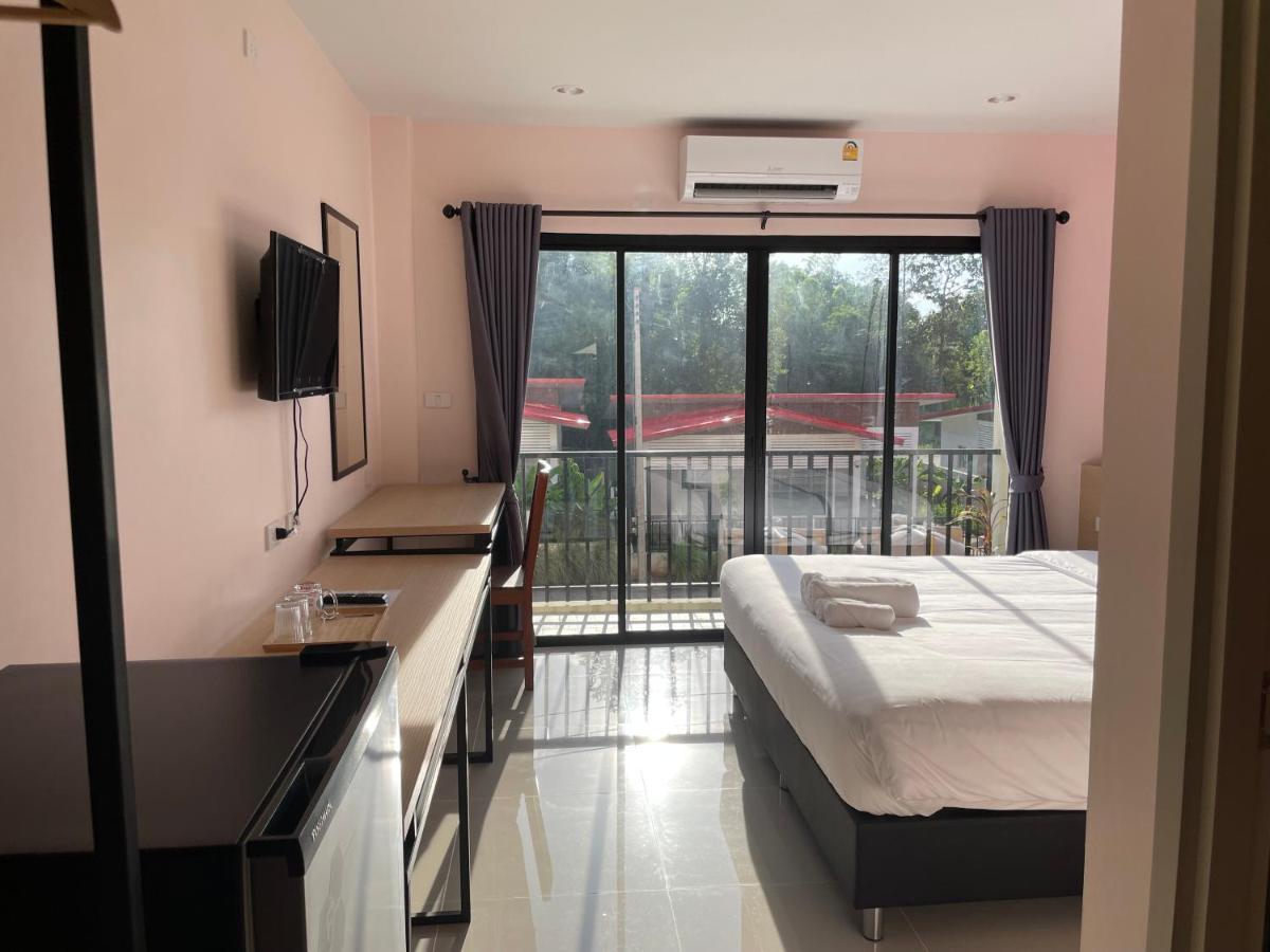 โรงแรมนิยม เอสทีเอ็น 2 - Niyom Stn 2 Hotel Ban Phue Exterior photo